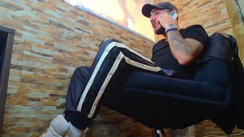 Snapshot of andrewbanner chatting on 12.20.24 MasterRomania online show from 12.20.24