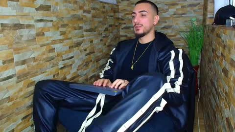 Snapshot of andrewbanner chatting on 12.24.24 MasterRomania online show from 12.24.24