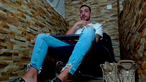 Snapshot of andrewbanner chatting on 02.02.25 MasterRomania online show from 02.02.25