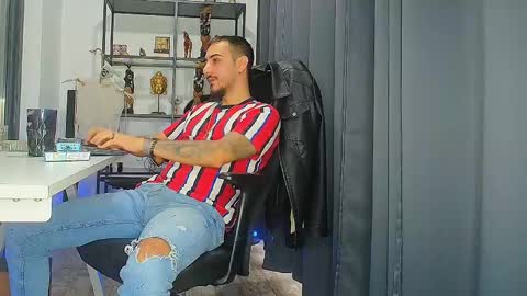 Snapshot of andrewbanner chatting on 02.12.25 MasterRomania online show from 02.12.25