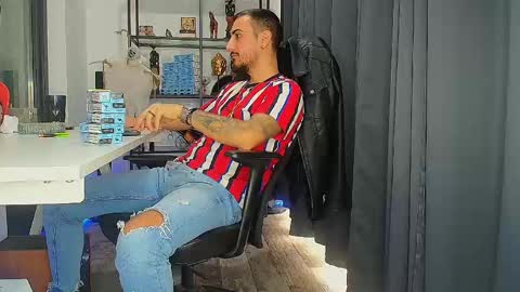 Snapshot of andrewbanner chatting on 02.12.25 MasterRomania online show from 02.12.25