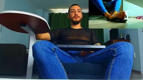 Snapshot of andrewbanner chatting on 10.30.25 MasterRomania online show from 10.30.25