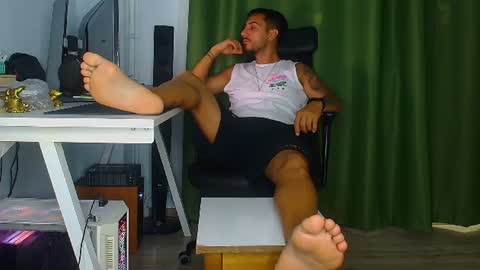 Snapshot of andrewbanner chatting on 06.25.26 MasterRomania online show from 06.25.26