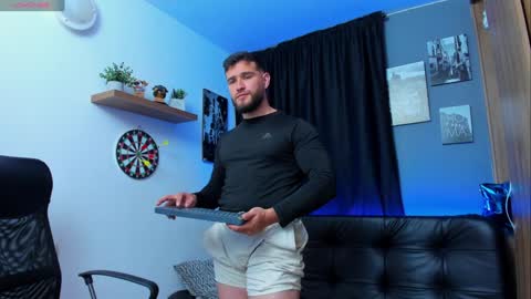 Snapshot of andrewdiaz_ chatting on 02.05.25 Andrew Diaz online show from 02.05.25