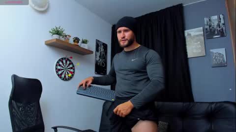 Snapshot of andrewdiaz_ chatting on 02.18.25 Andrew Diaz online show from 02.18.25