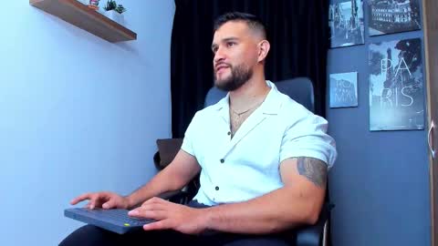 Snapshot of andrewdiaz_ chatting on 11.17.25 Andrew Diaz online show from 11.17.25