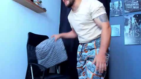 Snapshot of andrewdiaz_ chatting on 11.30.25 Andrew Diaz online show from 11.30.25