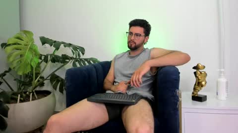 About me online show from 07.08.26