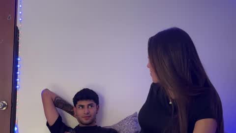 Snapshot of andrezukii chatting on 10.22.25 Andresuki online show from 10.22.25