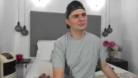 andrhes muller online show from 11.16.25