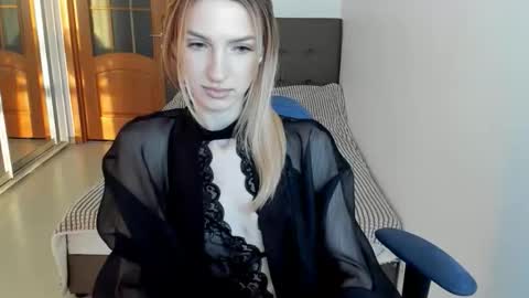Snapshot of andrianabelle chatting on 09.18.25 andrianabelle online show from 09.18.25