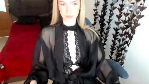 Snapshot of andrianabelle chatting on 10.13.25 andrianabelle online show from 10.13.25