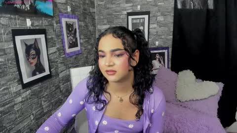 Snapshot of andrys_hot chatting on 11.12.25 Andrys online show from 11.12.25