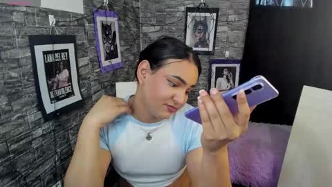 Snapshot of andrys_hot chatting on 01.17.26 Andrys online show from 01.17.26