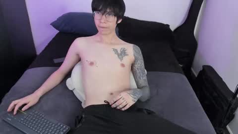 Snapshot of andy_bankai chatting on 12.18.25 twx Andy twink3 online show from 12.18.25