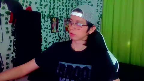 Snapshot of andy_gray01 chatting on 09.21.25 Andy Gray online show from 09.21.25