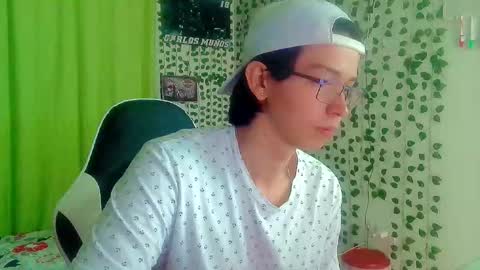 Snapshot of andy_gray01 chatting on 10.12.25 Andy Gray online show from 10.12.25