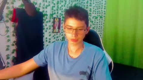 Snapshot of andy_gray01 chatting on 10.19.25 Andy Gray online show from 10.19.25