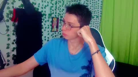 Snapshot of andy_gray01 chatting on 10.19.25 Andy Gray online show from 10.19.25