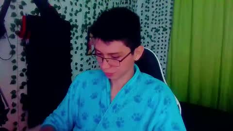 Snapshot of andy_gray01 chatting on 10.20.25 Andy Gray online show from 10.20.25