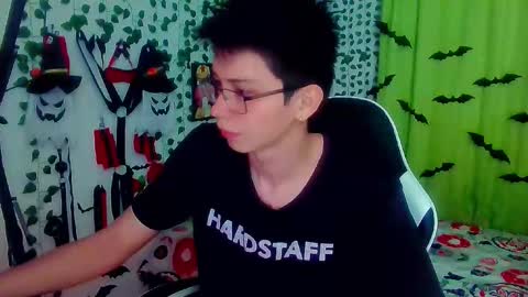 Snapshot of andy_gray01 chatting on 11.14.25 Andy Gray online show from 11.14.25