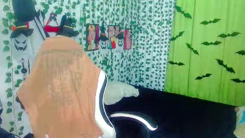 Snapshot of andy_gray01 chatting on 11.19.25 Andy Gray online show from 11.19.25