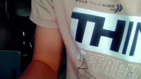 Snapshot of andy_gray01 chatting on 11.26.25 Andy Gray online show from 11.26.25