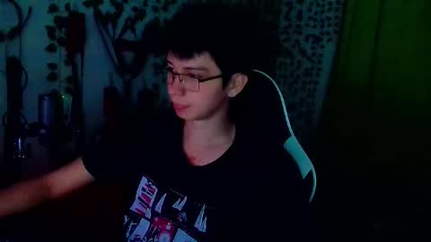 Snapshot of andy_gray01 chatting on 12.05.25 Andy Gray online show from 12.05.25