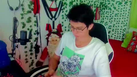 Snapshot of andy_gray01 chatting on 12.21.25 Andy Gray online show from 12.21.25