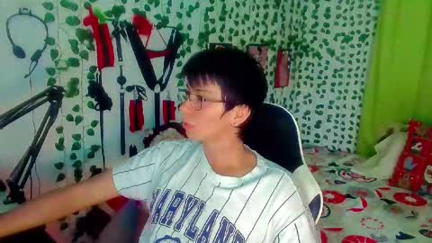 Snapshot of andy_gray01 chatting on 01.06.26 Andy Gray online show from 01.06.26