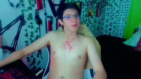 Snapshot of andy_gray01 chatting on 01.11.26 Andy Gray online show from 01.11.26