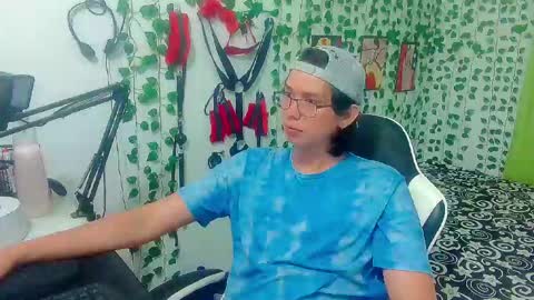 Snapshot of andy_gray01 chatting on 05.17.26 Andy Gray online show from 05.17.26