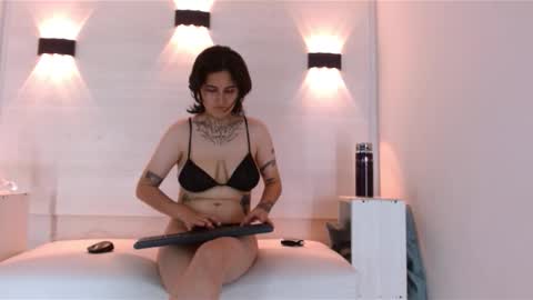 Snapshot of andy_look chatting on 09.22.25 Andy Look online show from 09.22.25