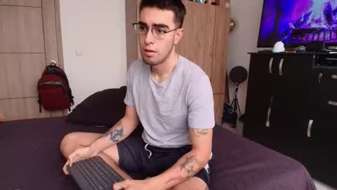 Snapshot of andy_shaaw chatting on 01.08.26 Andres online show from 01.08.26