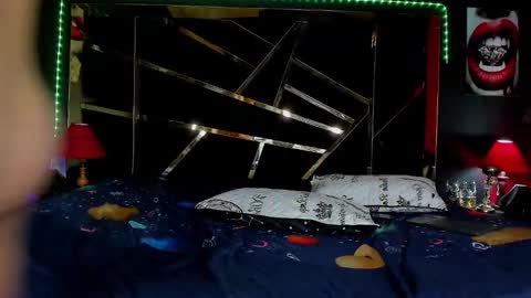 Snapshot of andyandfrank chatting on 09.25.25 andyandfrank online show from 09.25.25