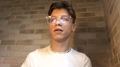 Snapshot of andytwinkkk chatting on 01.12.25 AndyTwinkkk online show from 01.12.25