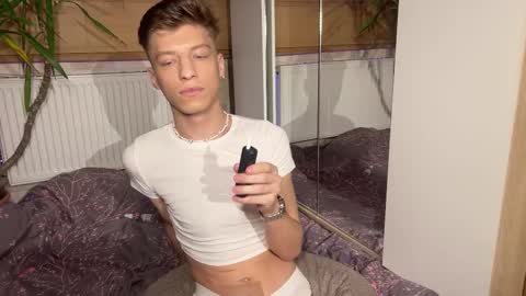 Snapshot of andytwinkkk chatting on 01.25.25 AndyTwinkkk online show from 01.25.25