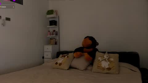 Snapshot of anelisse_ chatting on 12.14.24 online show from 12.14.24