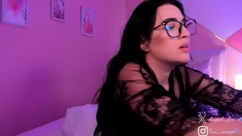 Angel  online show from 04.18.26