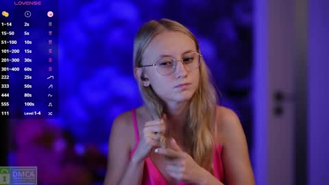 Snapshot of angeellina chatting on 12.04.24 angeellina online show from 12.04.24