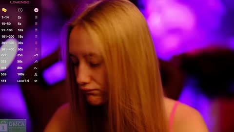 Snapshot of angeellina chatting on 01.05.25 angeellina online show from 01.05.25