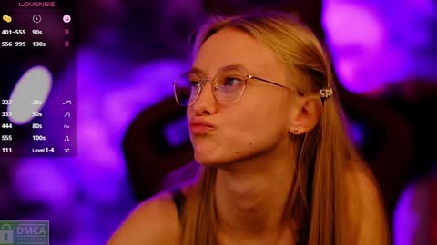 Snapshot of angeellina chatting on 01.09.25 angeellina online show from 01.09.25