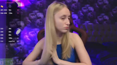 Snapshot of angeellina chatting on 01.12.25 angeellina online show from 01.12.25