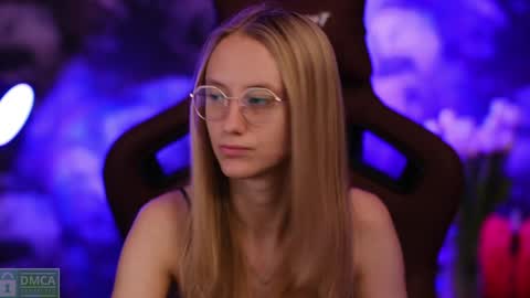 Snapshot of angeellina chatting on 01.20.25 angeellina online show from 01.20.25