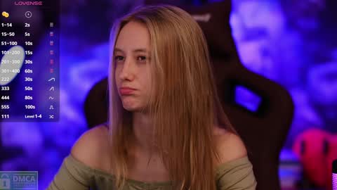 Snapshot of angeellina chatting on 02.01.25 angeellina online show from 02.01.25