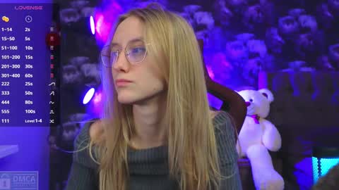 Snapshot of angeellina chatting on 02.21.25 angeellina online show from 02.21.25