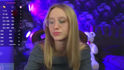 Snapshot of angeellina chatting on 02.21.25 angeellina online show from 02.21.25