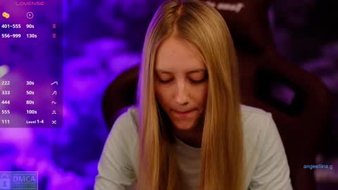 Snapshot of angeellina chatting on 03.11.25 angeellina online show from 03.11.25