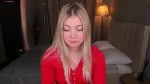 Snapshot of angel__grace chatting on 06.10.26 Grace online show from 06.10.26