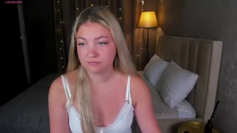 Snapshot of angel__grace chatting on 07.04.26 Grace online show from 07.04.26